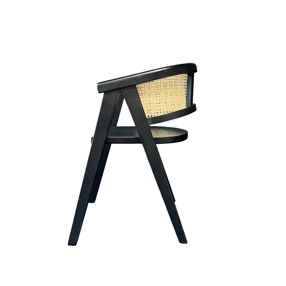 Silla Lenong Plus Madera Fresno Negro y Respaldo de Ratán Natural