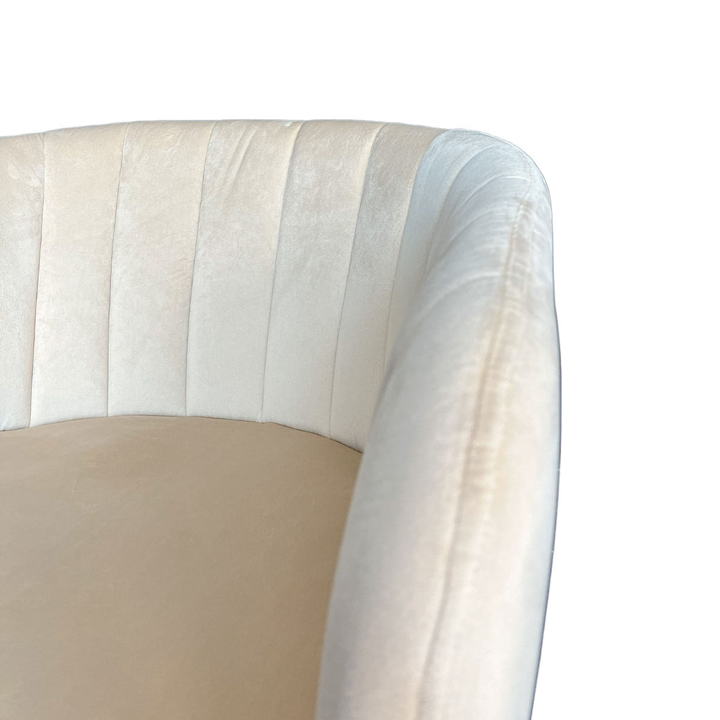 Poltrona Jacob Tela Beige y Estructura Metálica Negra