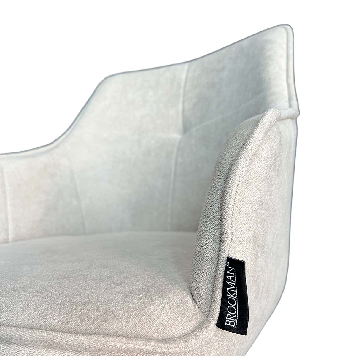Silla Oliver – Tela Beige con Brazos y Base Metálica 63 X 57,5 X 84,5CM
