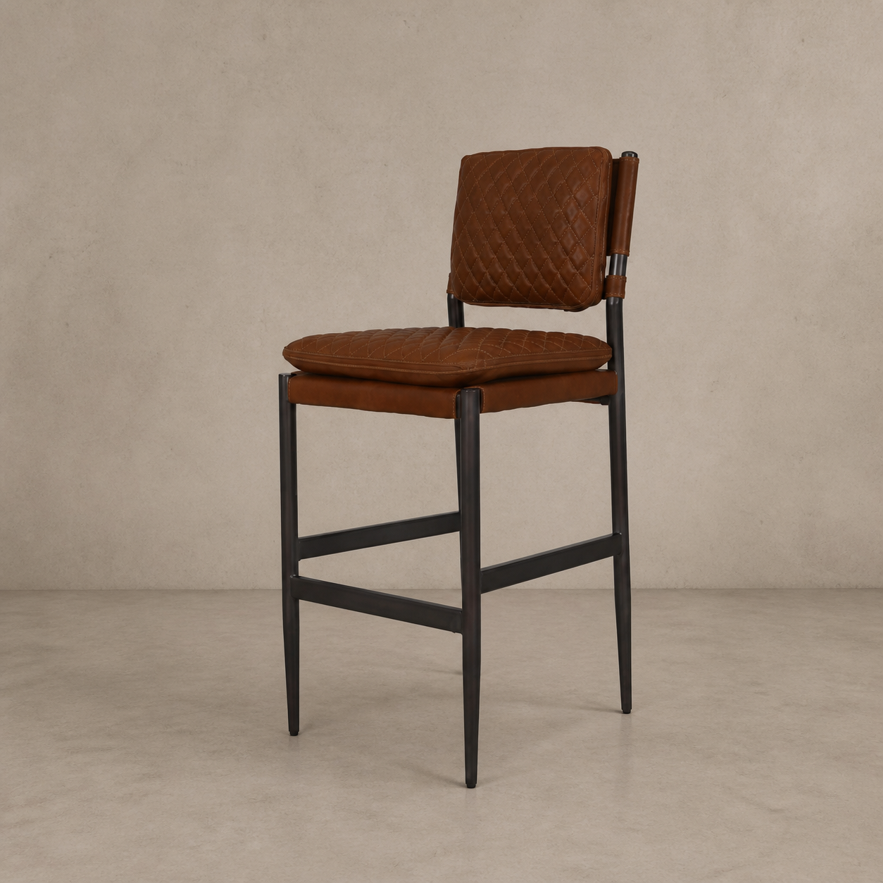 Silla bar Davison en cuero caramelo con estructura de fierro