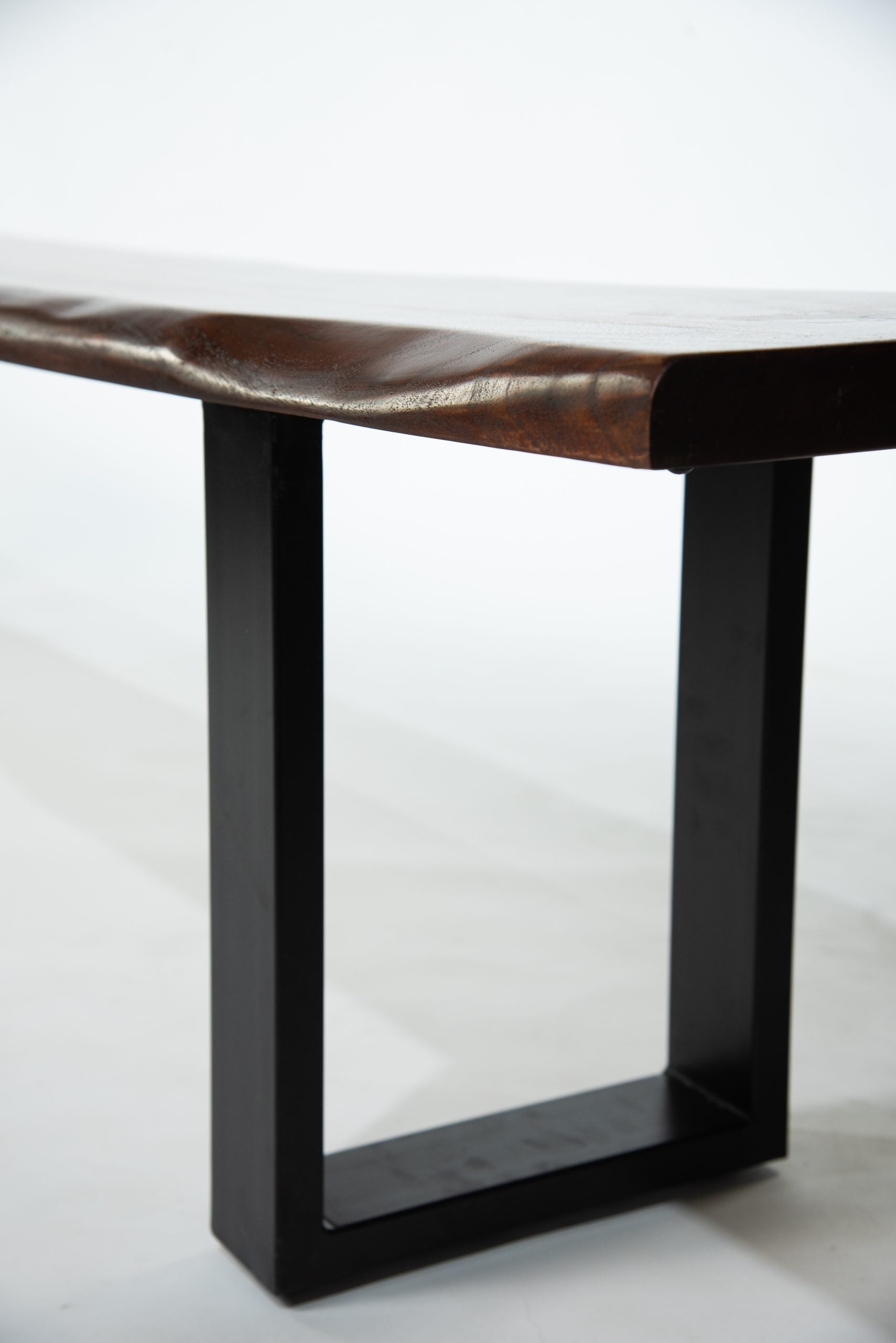 Banca Acacia Live Edge 180 x 35 cms.