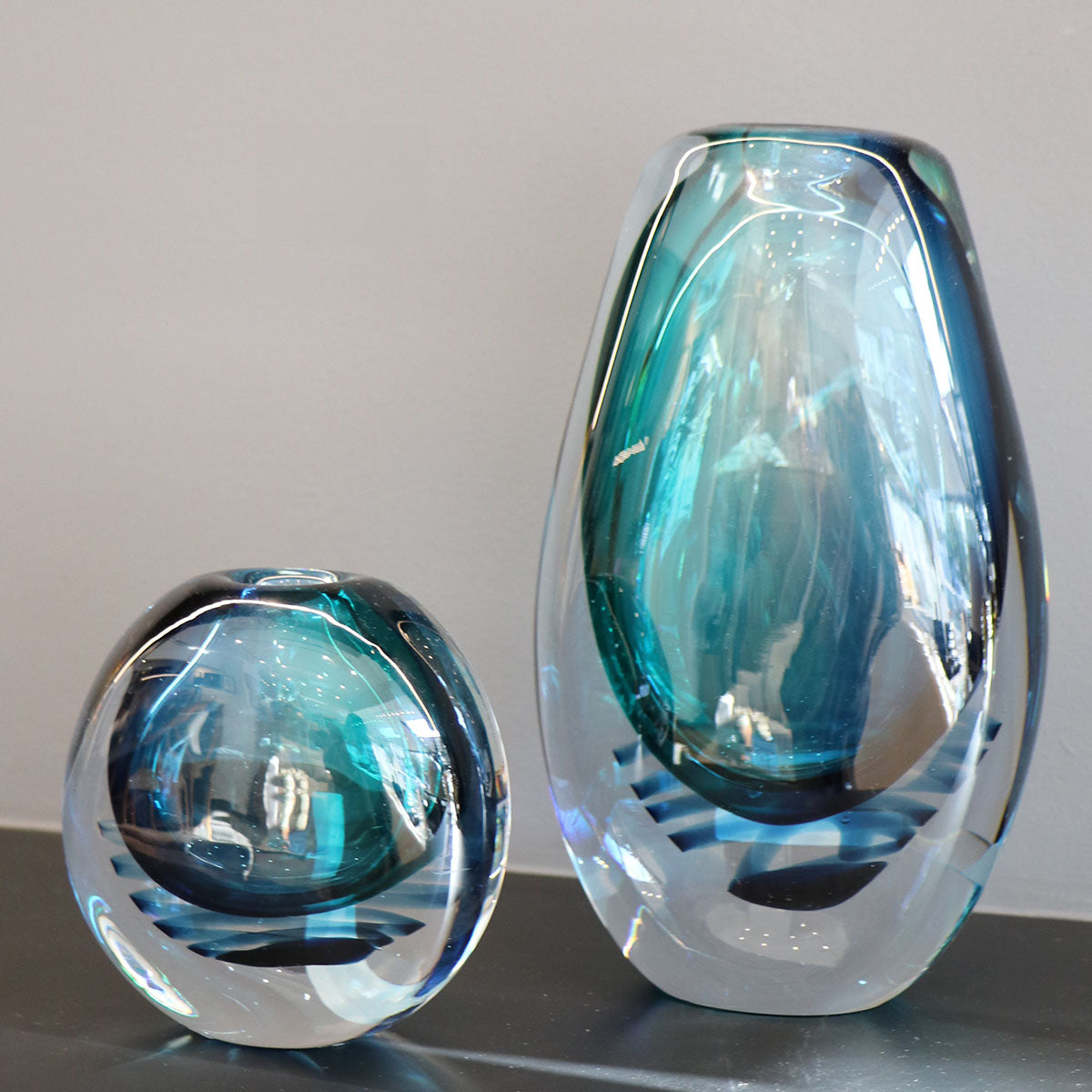 Florero de Vidrio Soplado Azul Yasur Decorativo Moderno