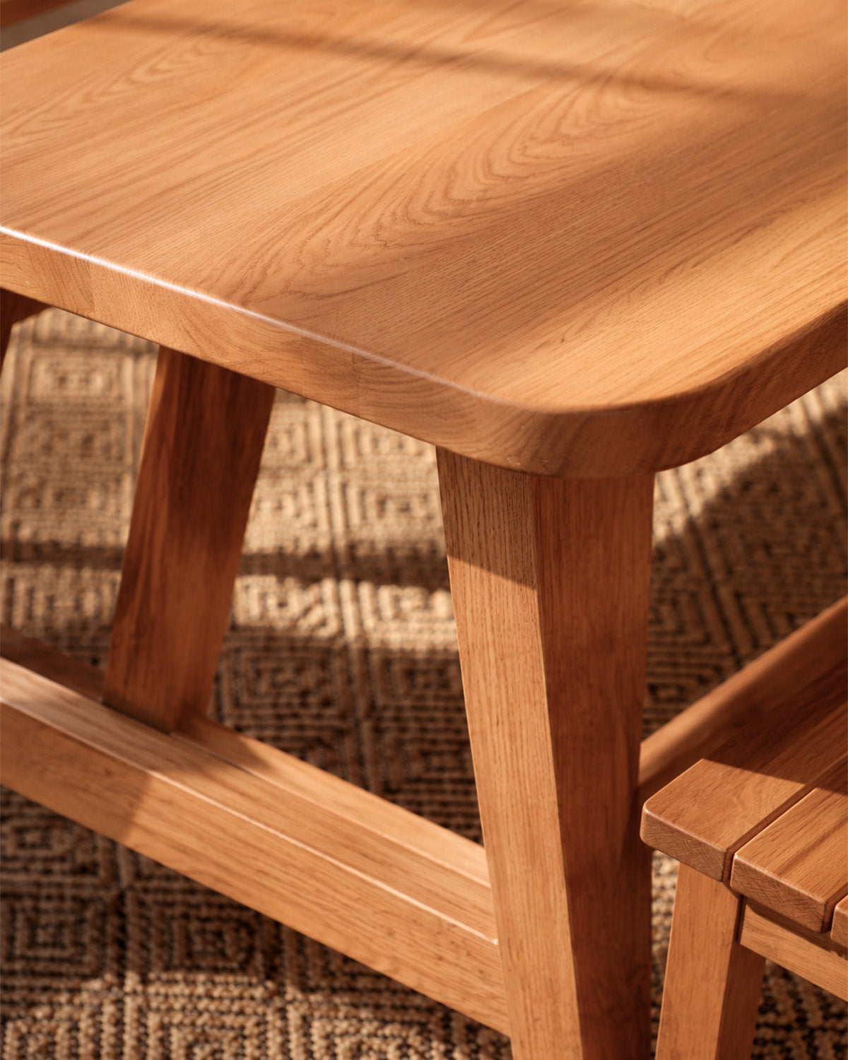 Mesa Anxious – 100% Madera de Caucho Color Claro