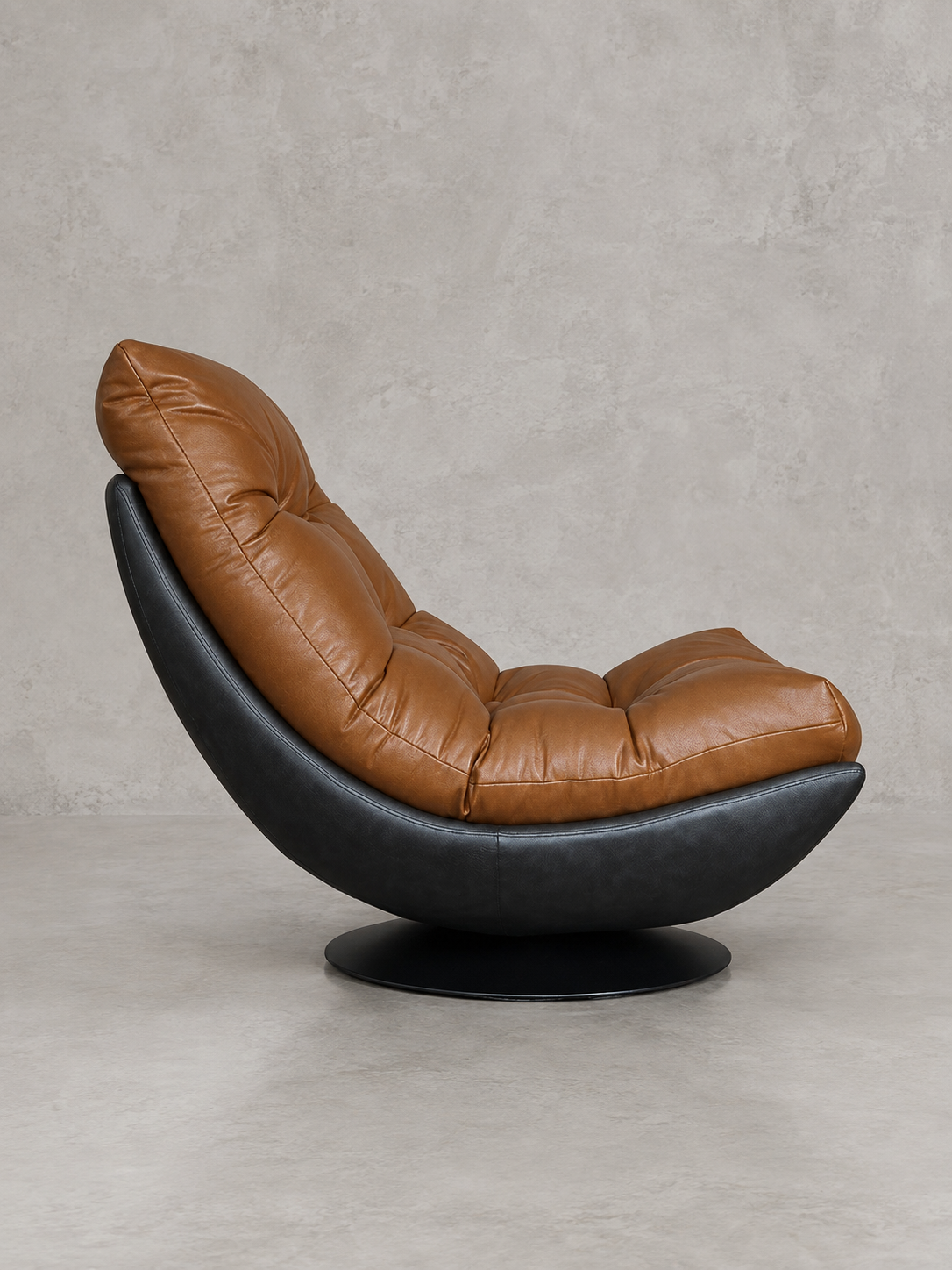 Poltrona Tahai · Eco-Cuero Cognac y Base Giratoria de Hierro