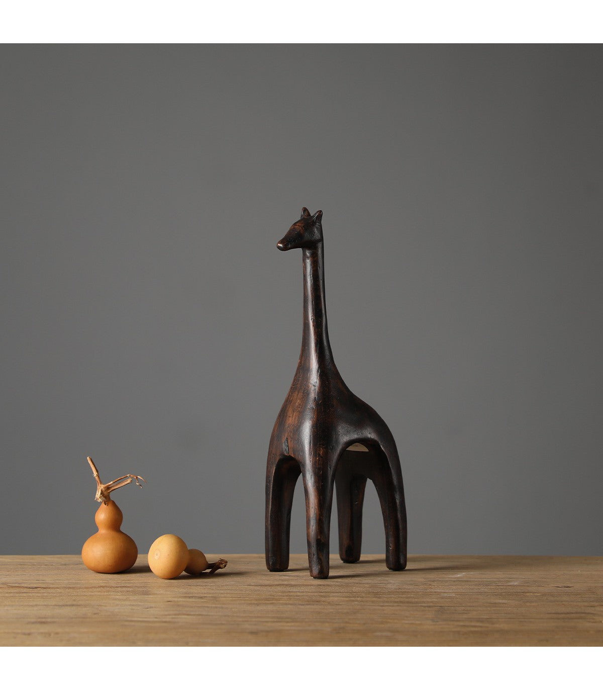 ADORNO JIRAFA RUDY POLIRESINA COGNAC