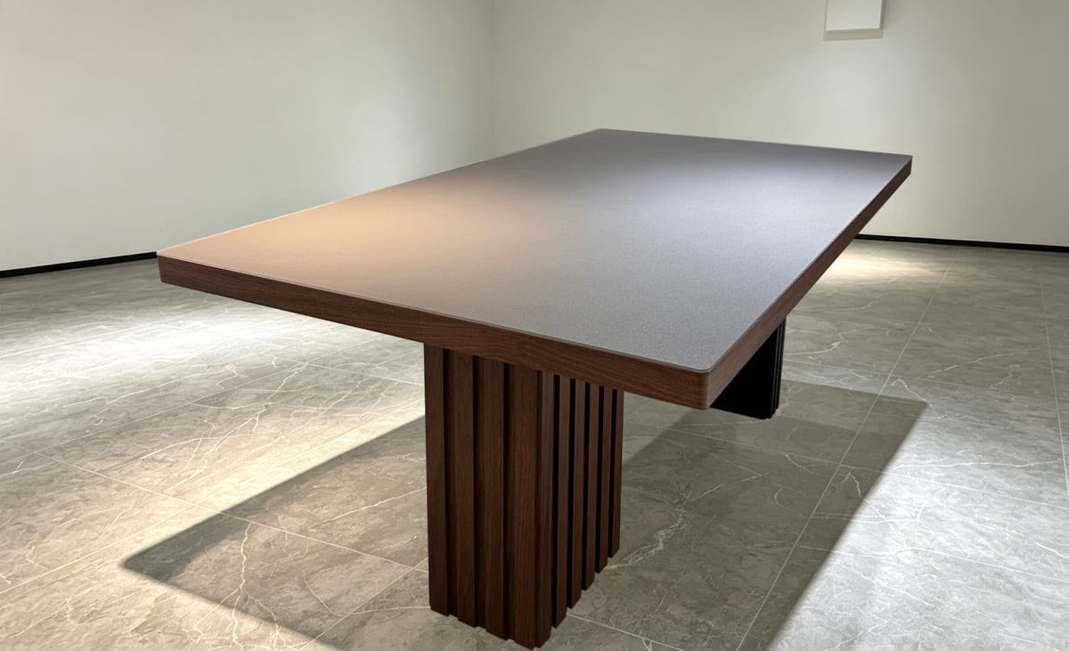 Mesa de Comedor Geo Enchapada en Madera 180x100 cm