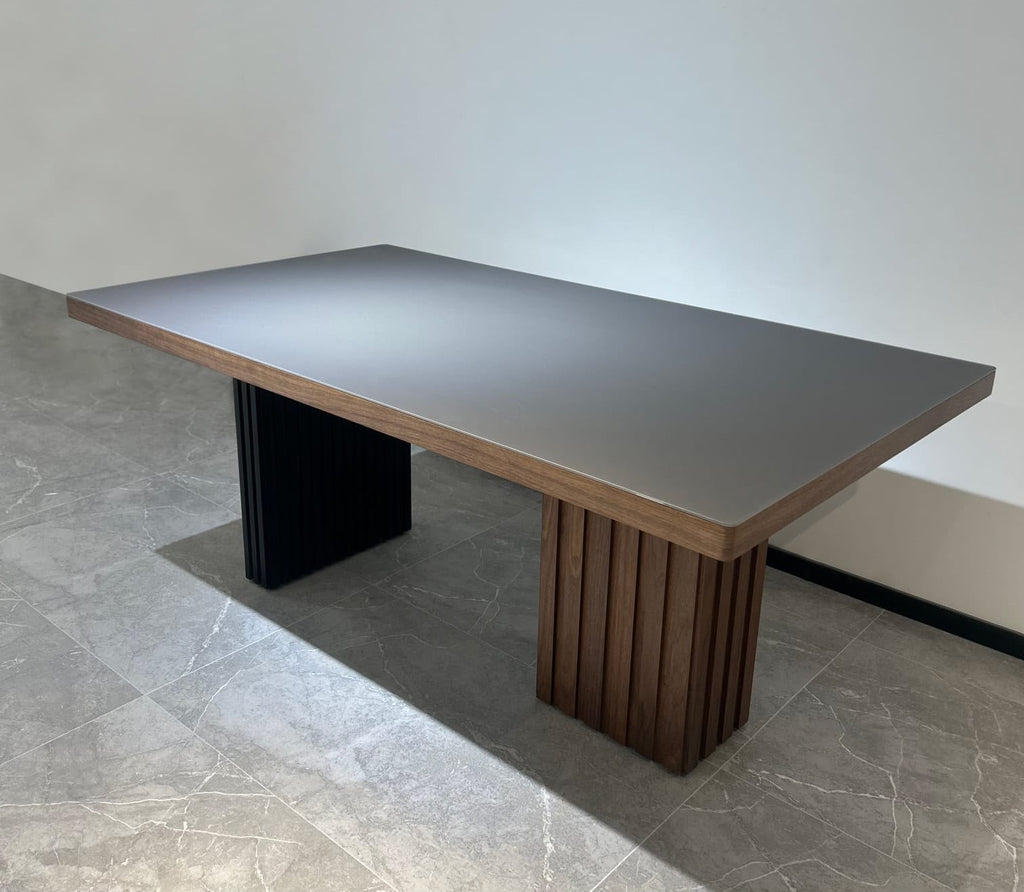 Mesa de Comedor Geo Enchapada en Madera 180x100 cm