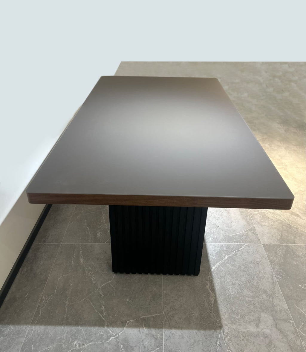 Mesa de Comedor Geo Enchapada en Madera 180x100 cm