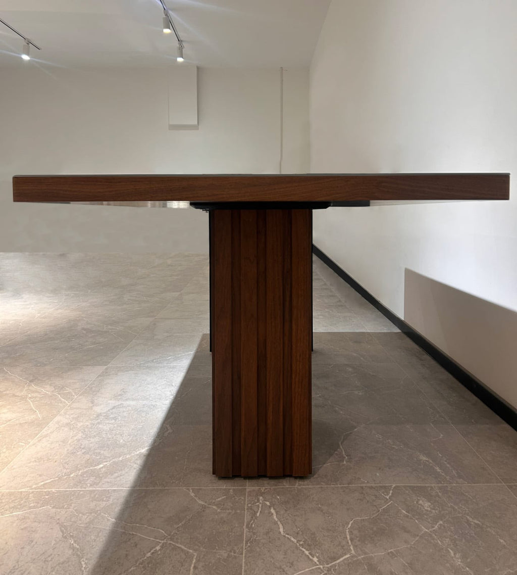 Mesa de Comedor Geo Enchapada en Madera 180x100 cm