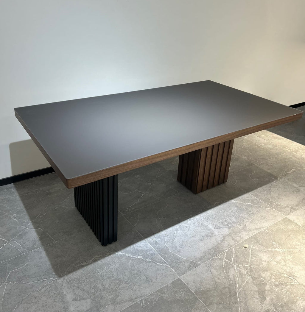Mesa de Comedor Geo Enchapada en Madera 180x100 cm