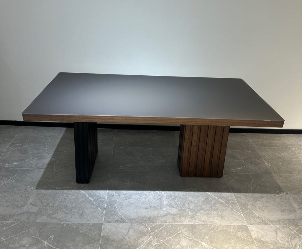 Mesa de Comedor Geo Enchapada en Madera 180x100 cm